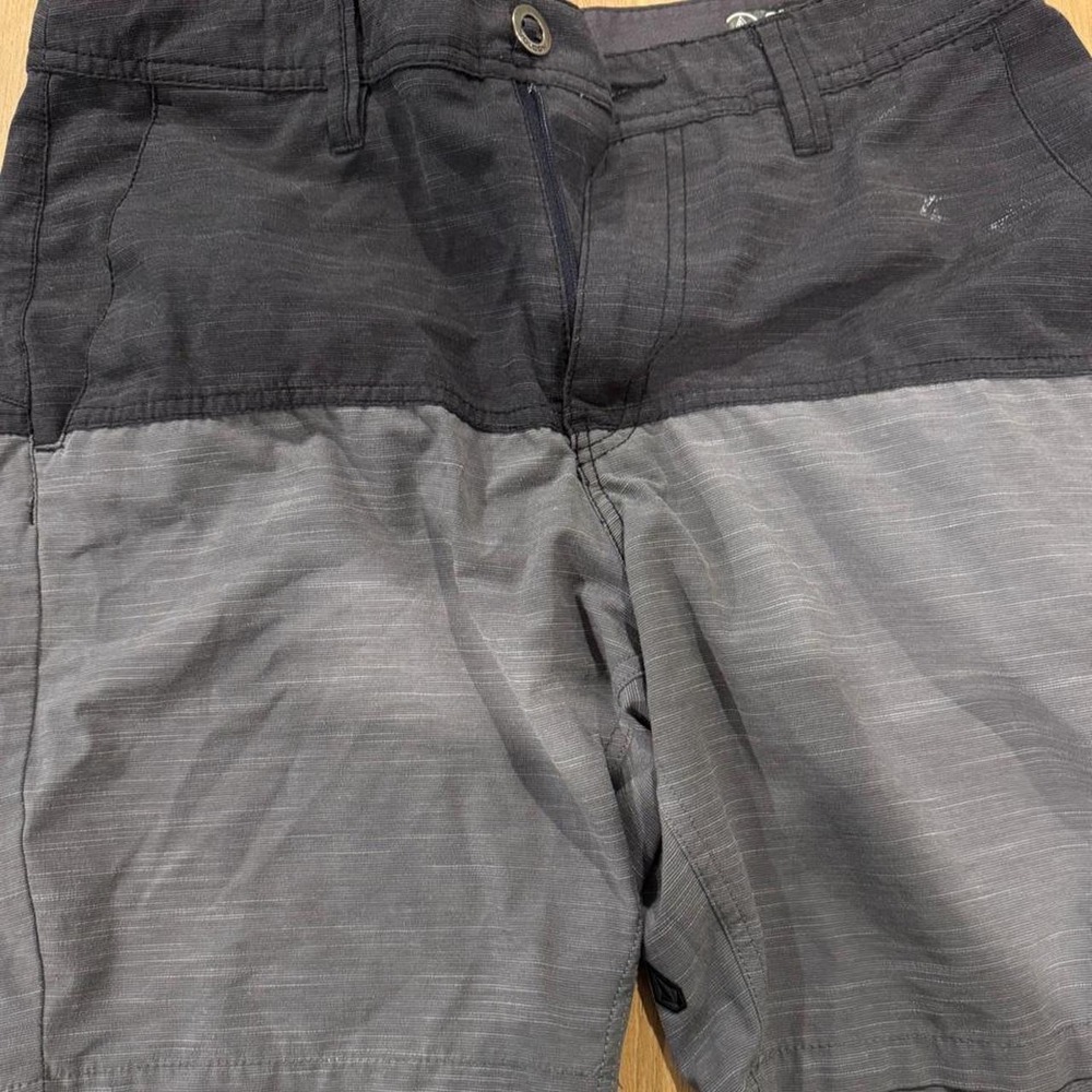Volcom Surf & Turf Hybrid Shorts Mens 31 Charcoal Grey 4-Way Stretch Boardshorts